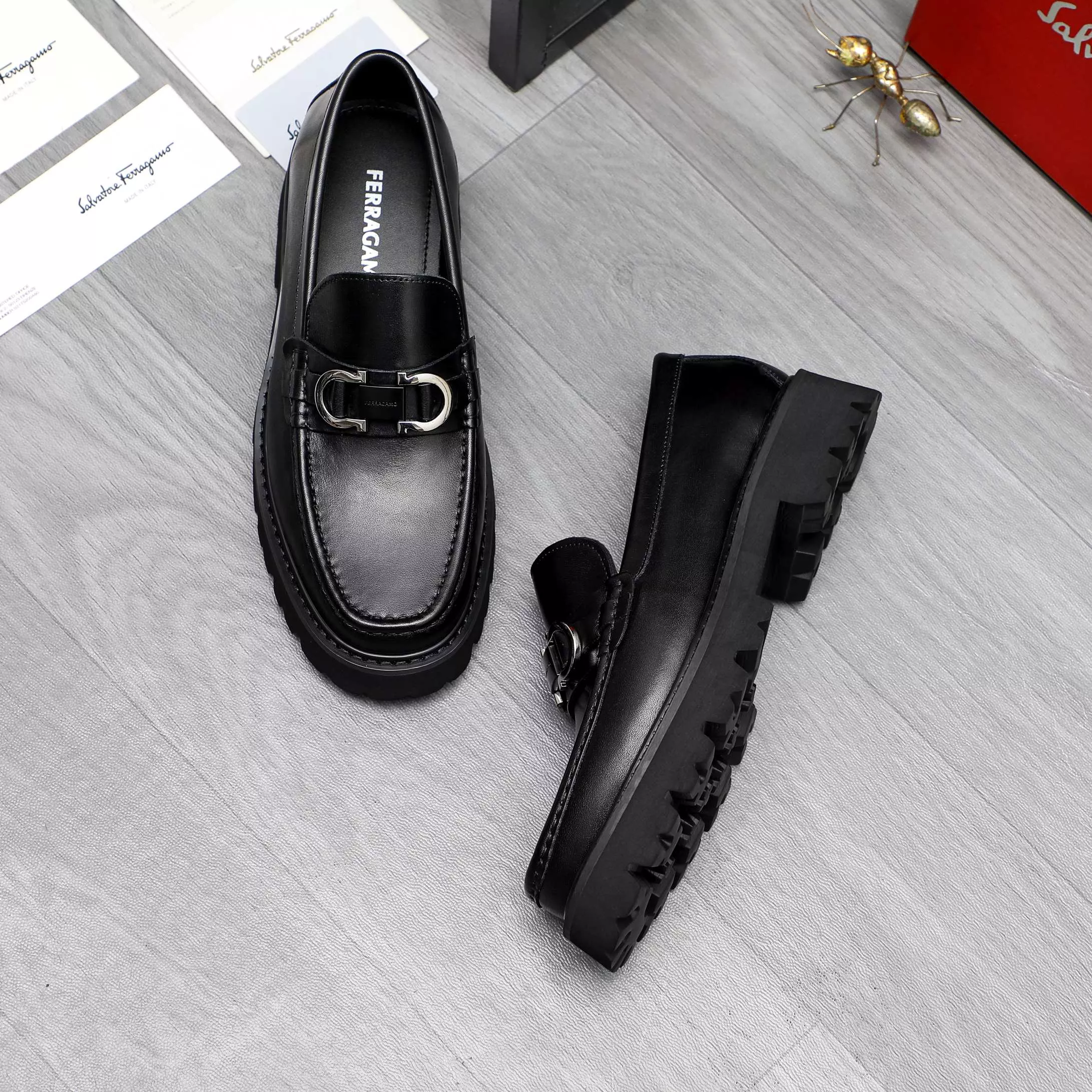WellDesigned 625 Salvatore Ferragamo Leather Shoes For Men