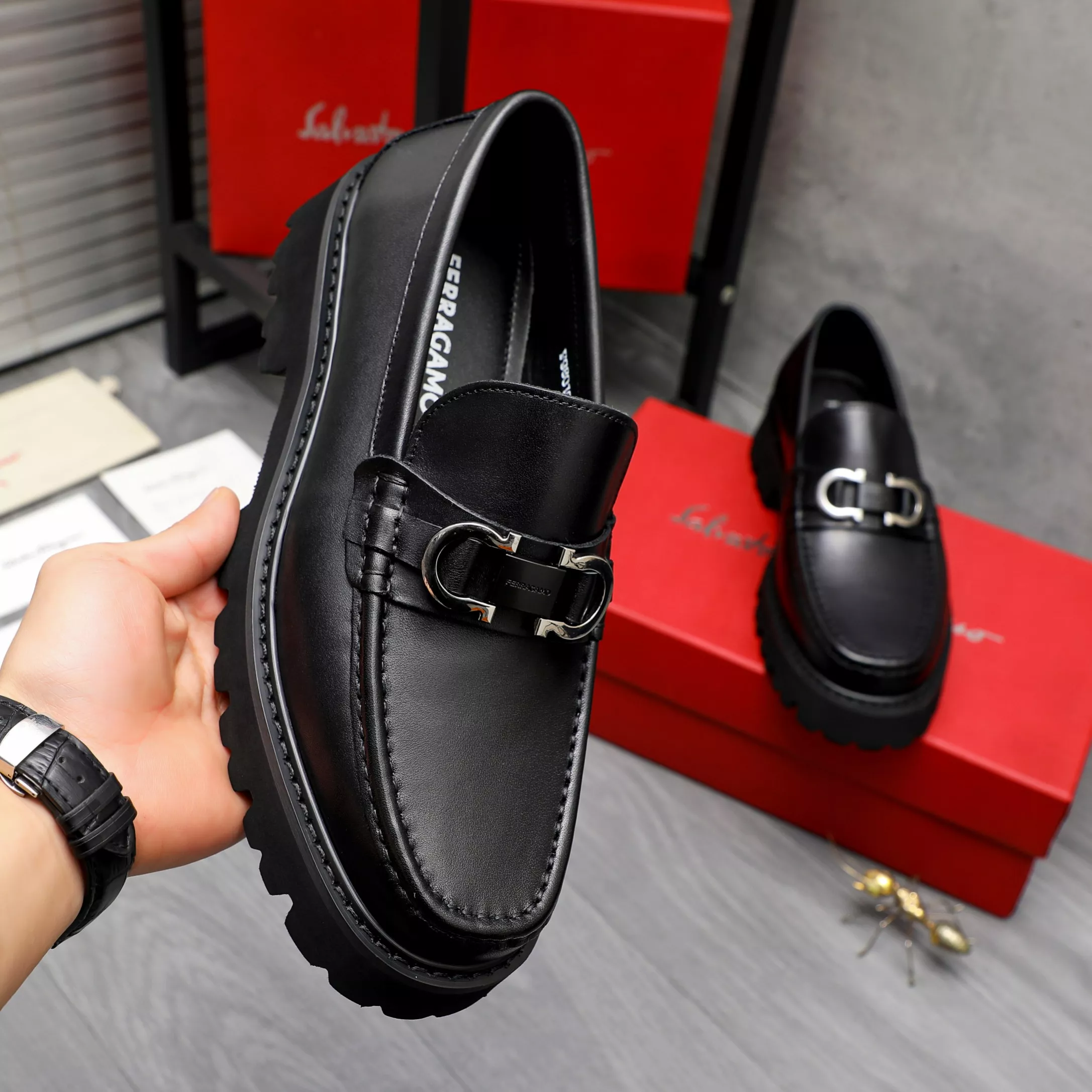 WellDesigned 625 Salvatore Ferragamo Leather Shoes For Men