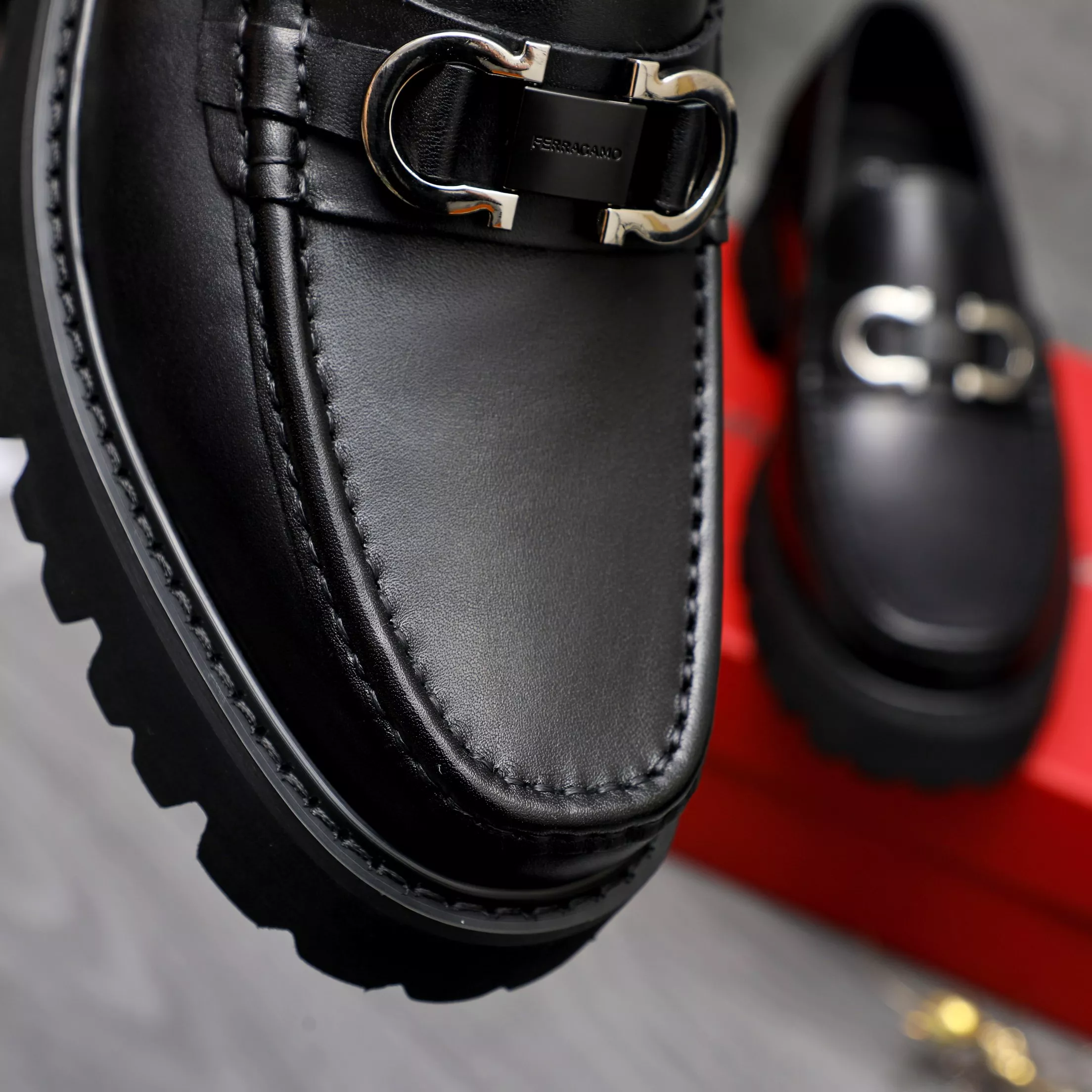 WellDesigned 625 Salvatore Ferragamo Leather Shoes For Men