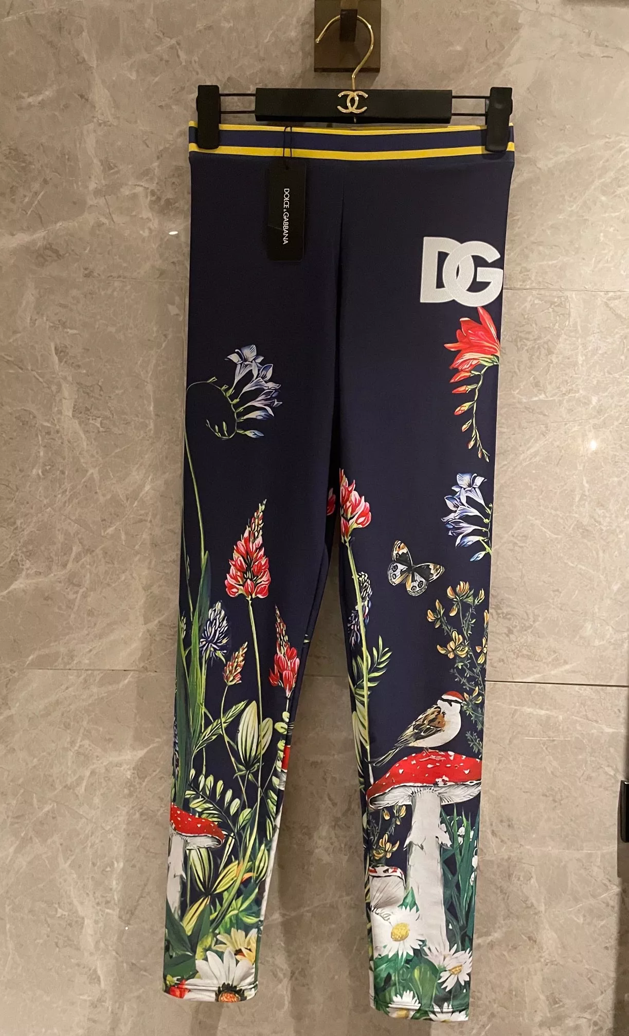 WellDesigned 6286 Dolce & Gabbana D&G Tracksuits Sleeveless For Women