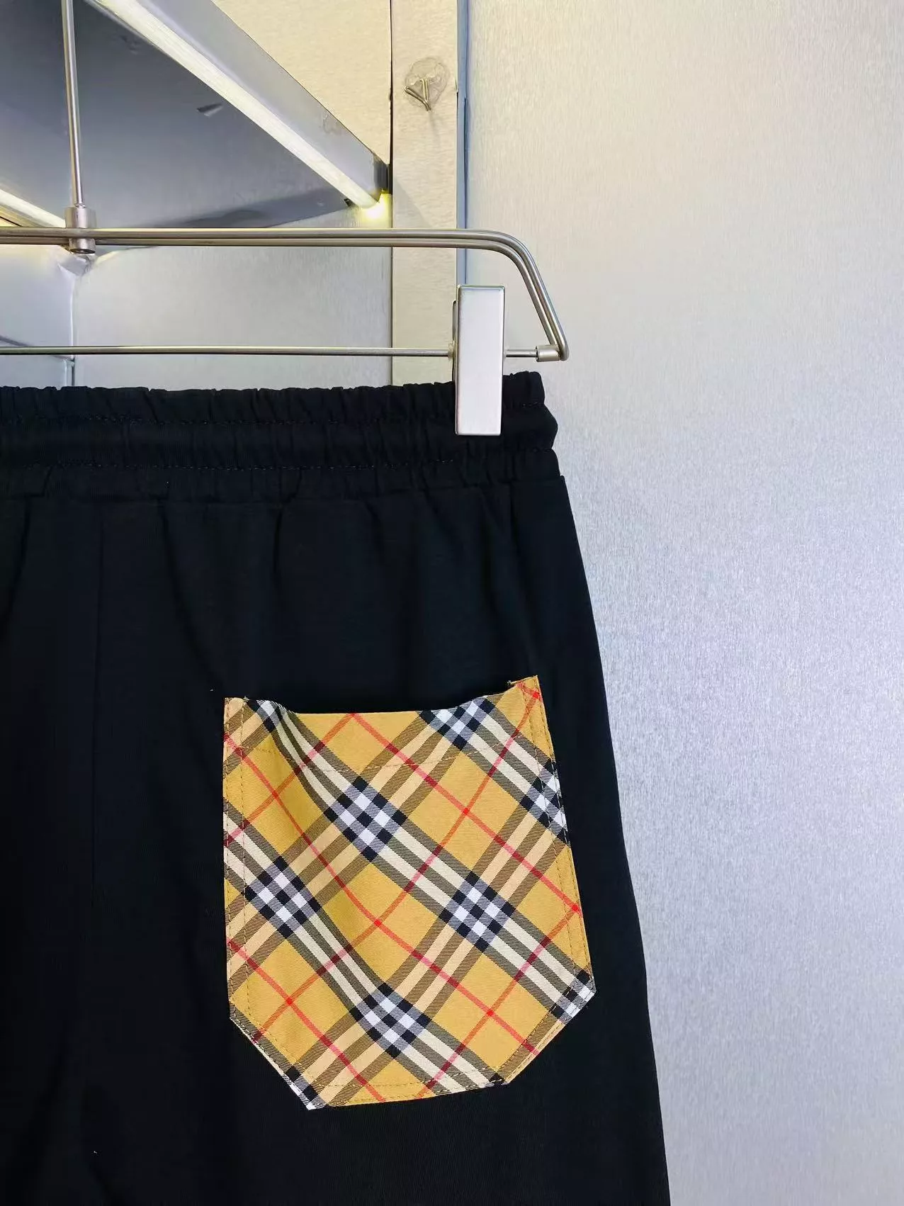WellDesigned 6565 Burberry Pants For Unisex