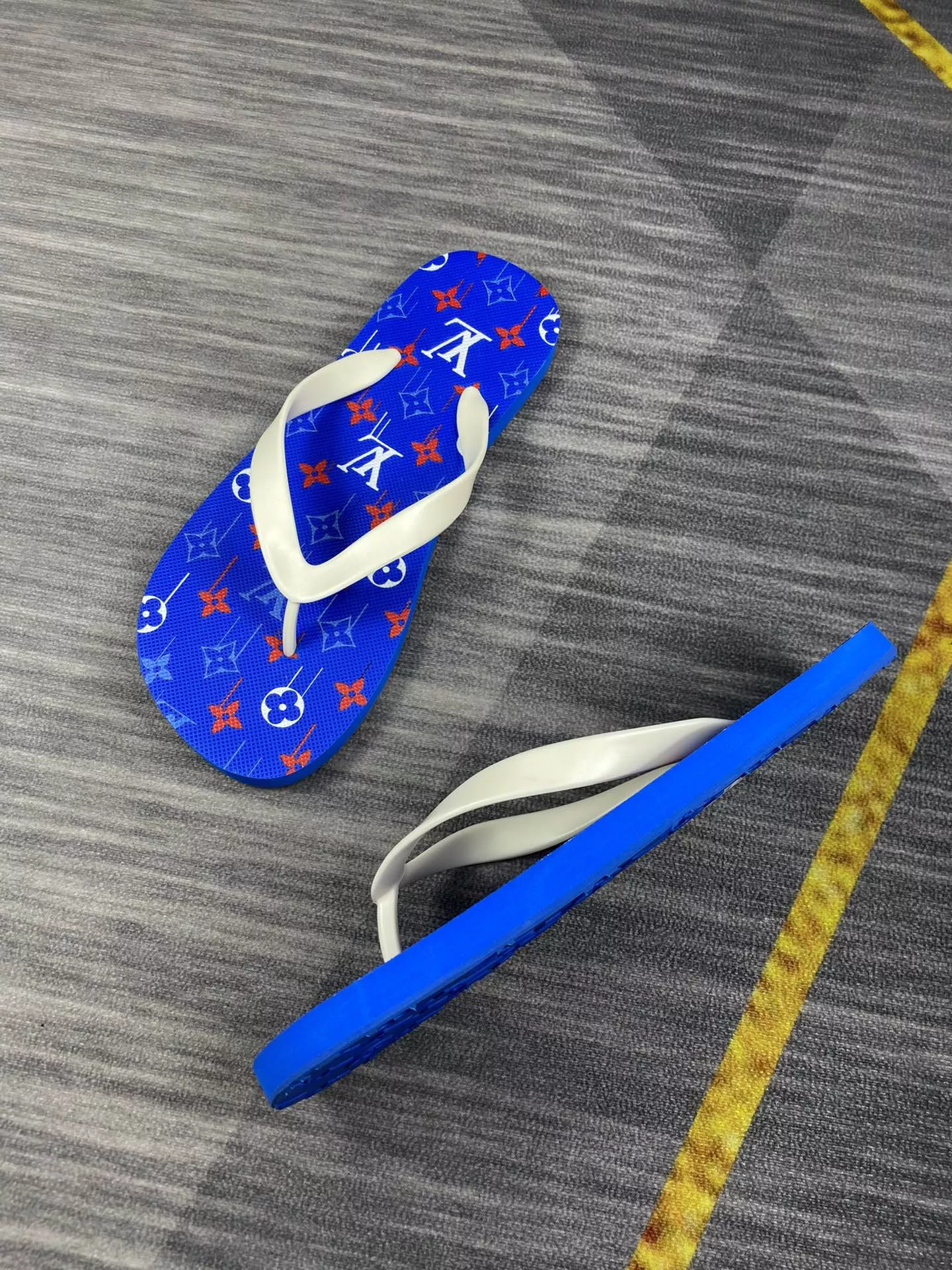 WellDesigned 6633 Louis Vuitton Slippers For Men