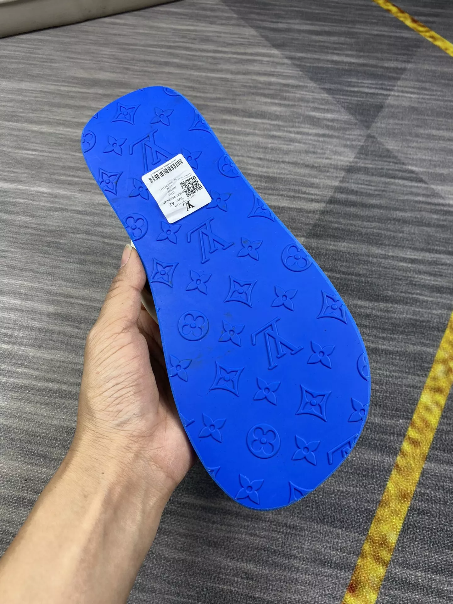WellDesigned 6633 Louis Vuitton Slippers For Men