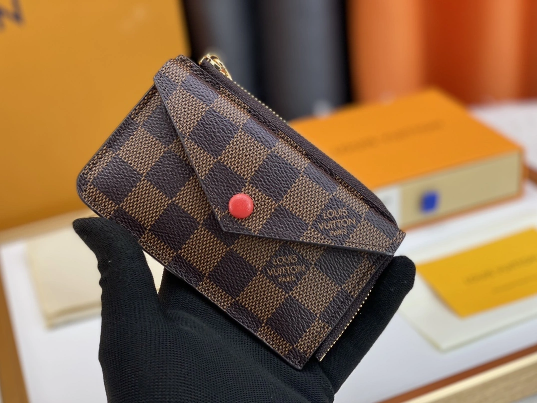 WellDesigned 6676 Louis Vuitton LV Card Case For Women