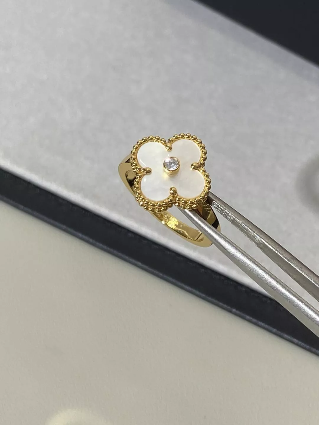 WellDesigned 669 Van Cleef & Arpels Rings For Women