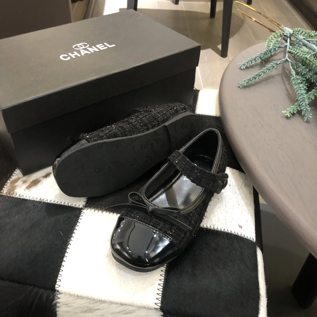 WellDesigned 6707 Chanel Kids' Shoes