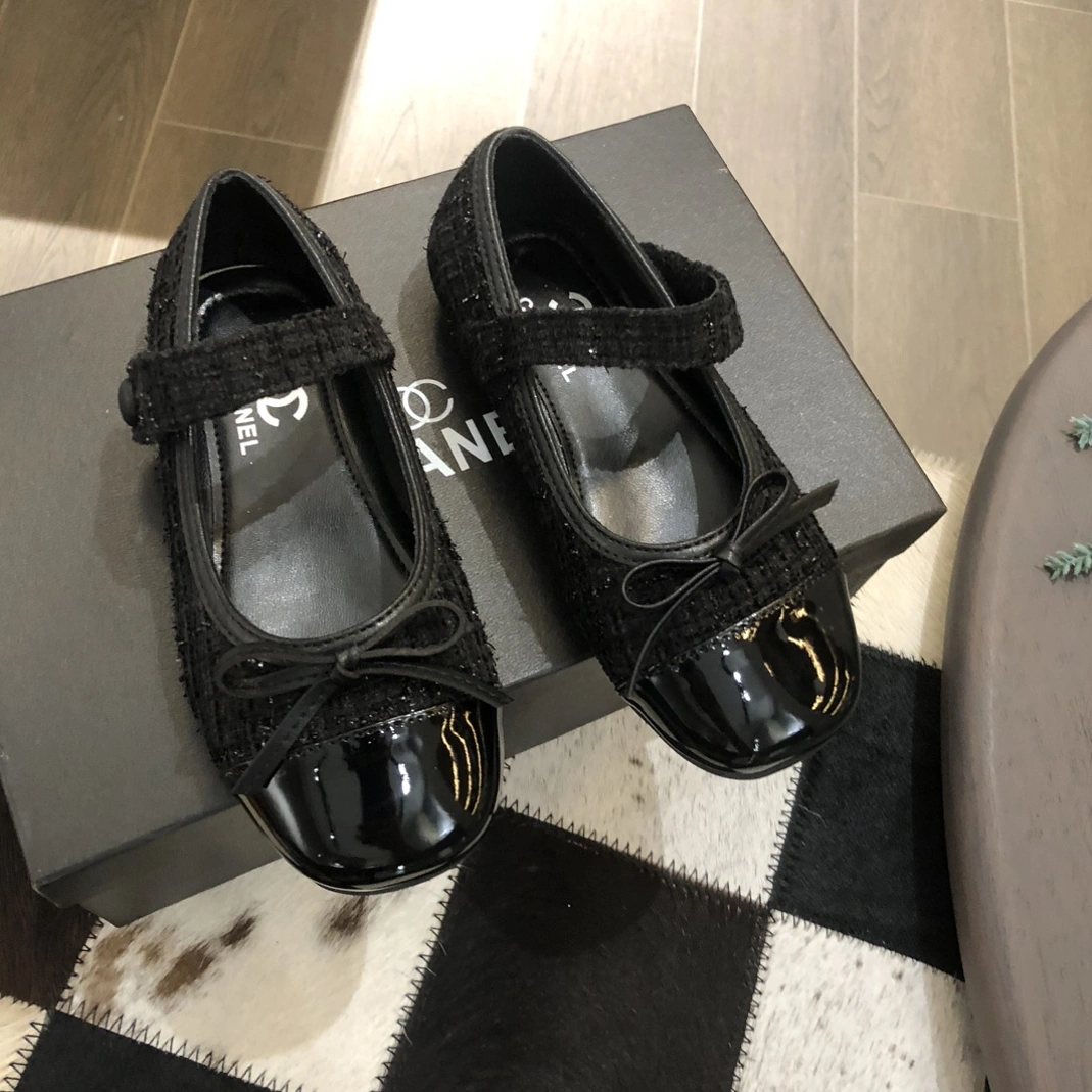 WellDesigned 6707 Chanel Kids' Shoes