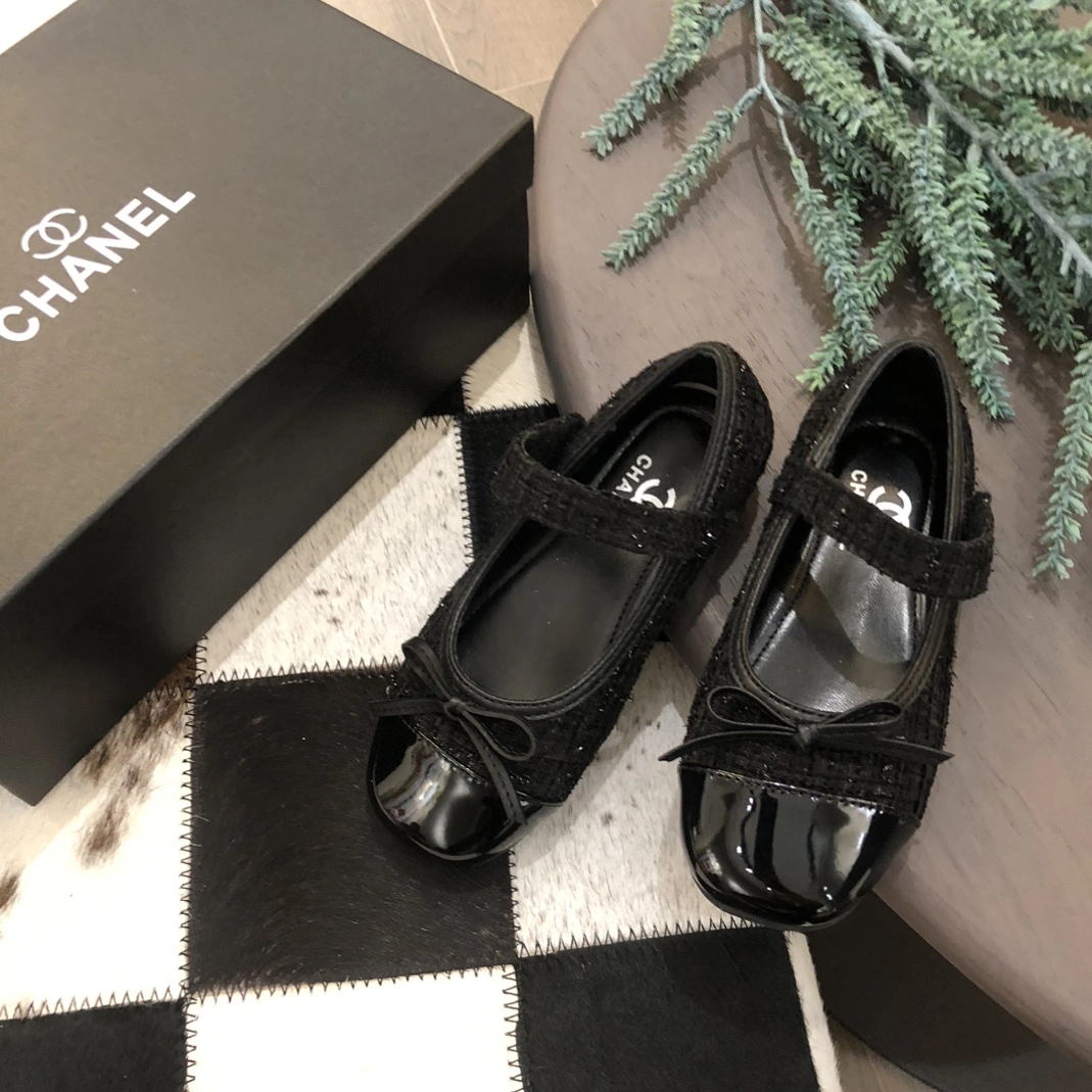 WellDesigned 6707 Chanel Kids' Shoes