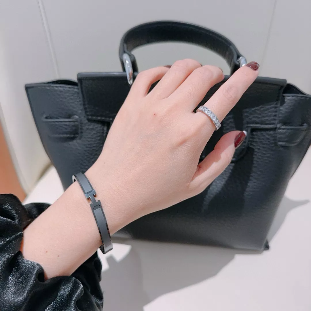 WellDesigned 6741 Hermes Bracelets