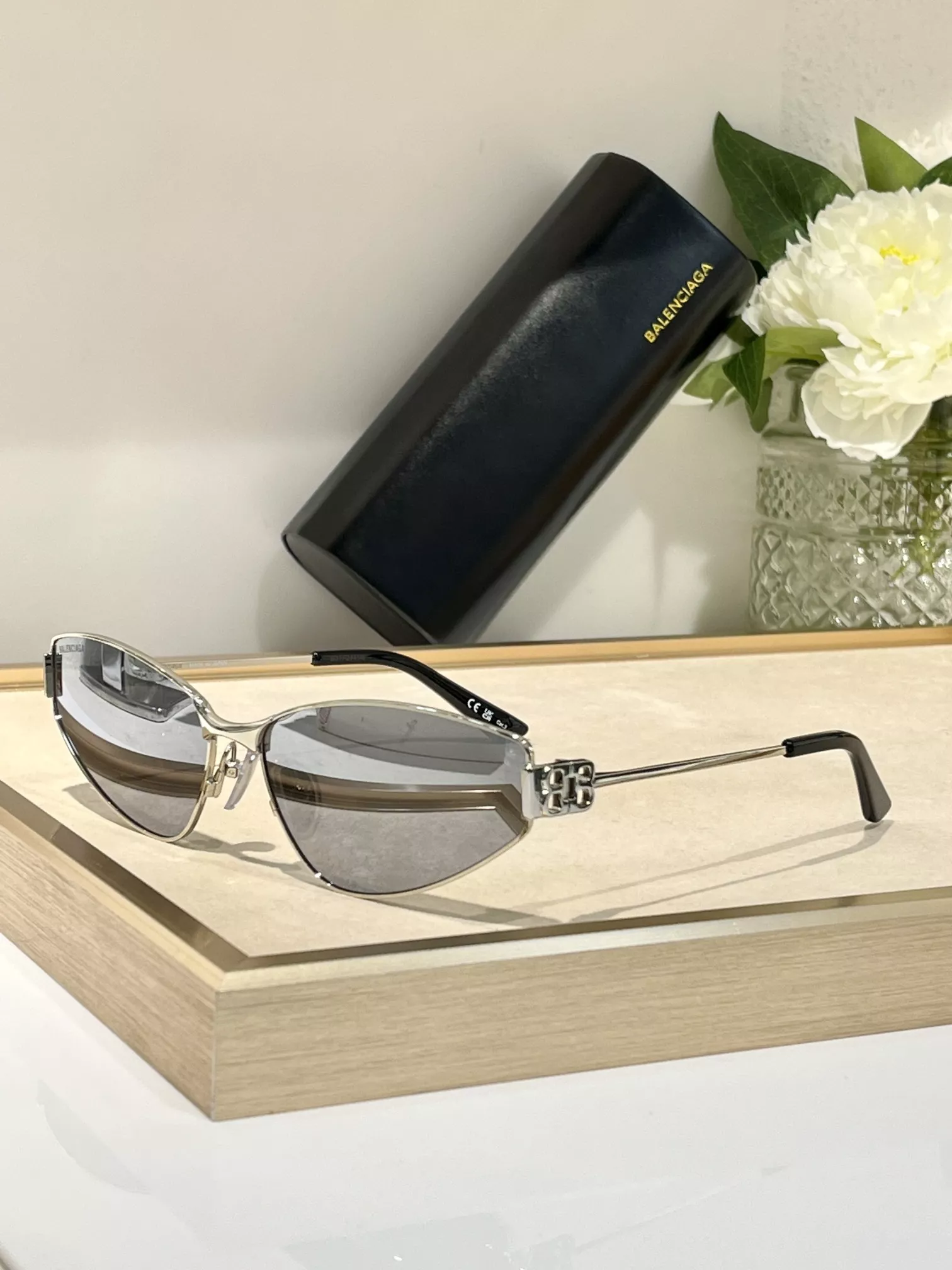 WellDesigned 6780 Balenciaga AAA Quality Sunglasses