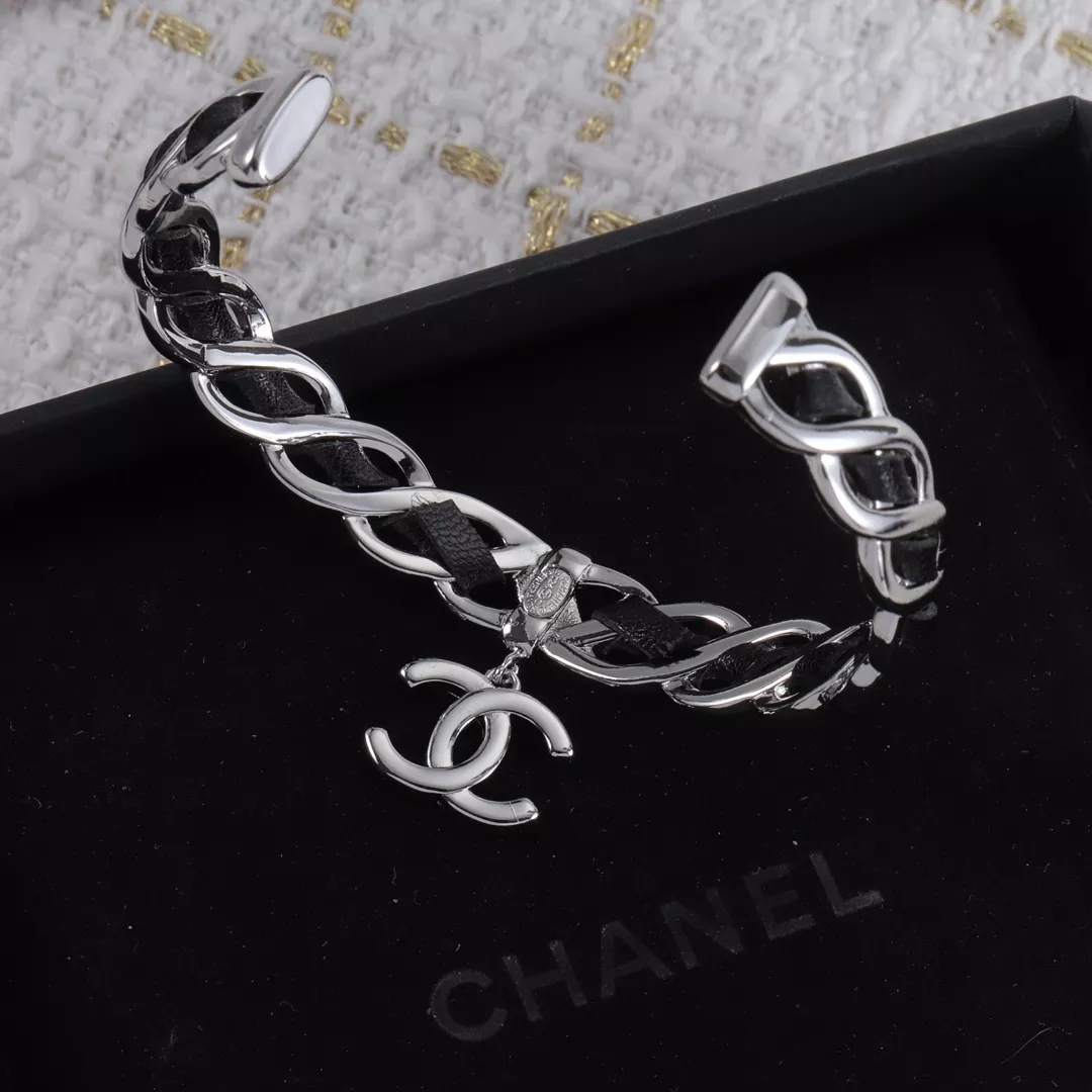 WellDesigned 6811 Chanel Bracelets