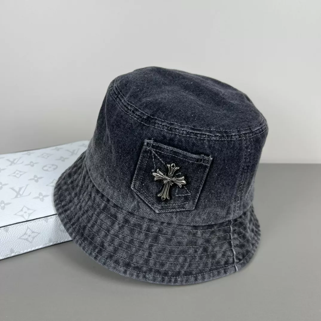 WellDesigned 6856 Chrome Hearts Caps