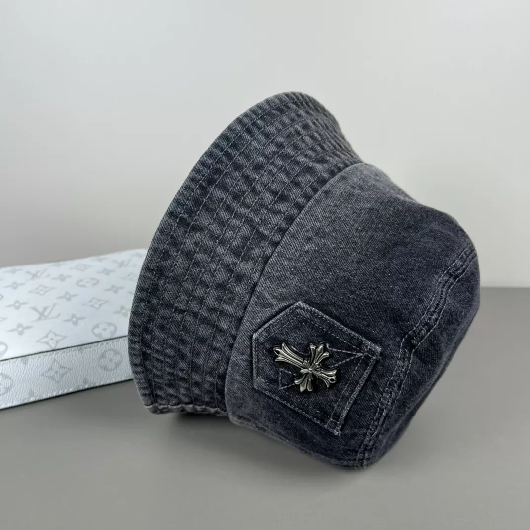 WellDesigned 6856 Chrome Hearts Caps
