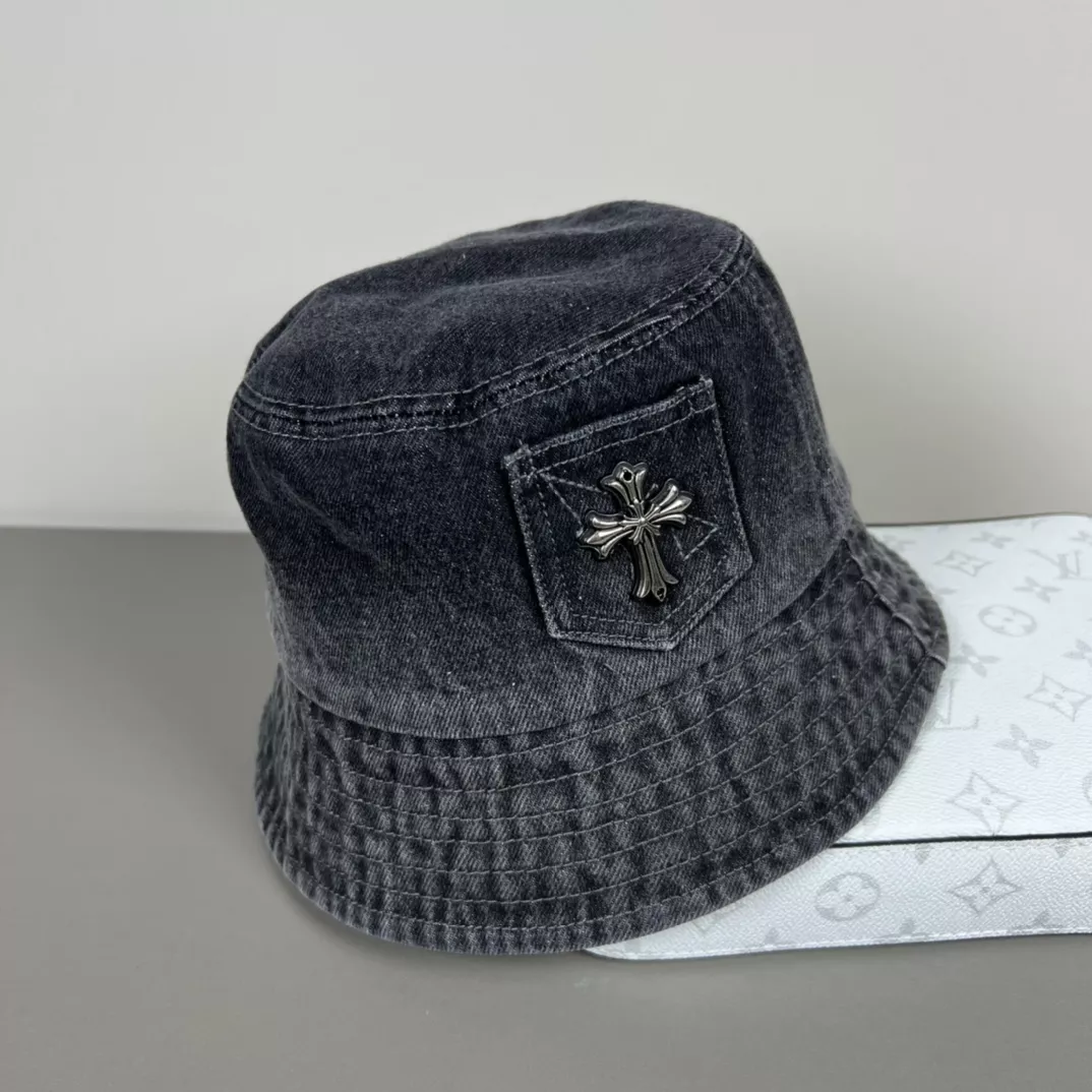 WellDesigned 6856 Chrome Hearts Caps