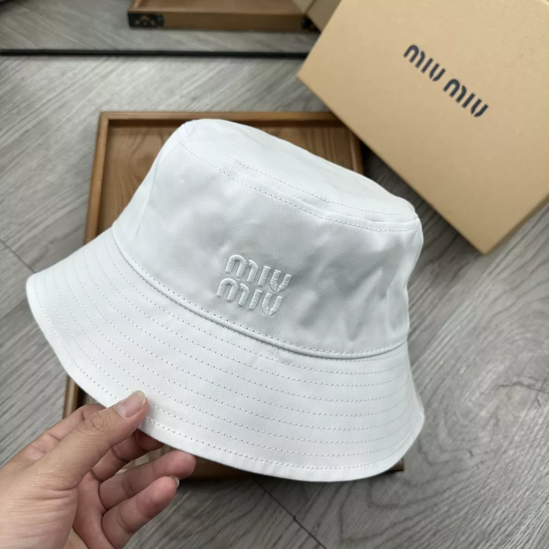 WellDesigned 6931 MIU MIU Caps