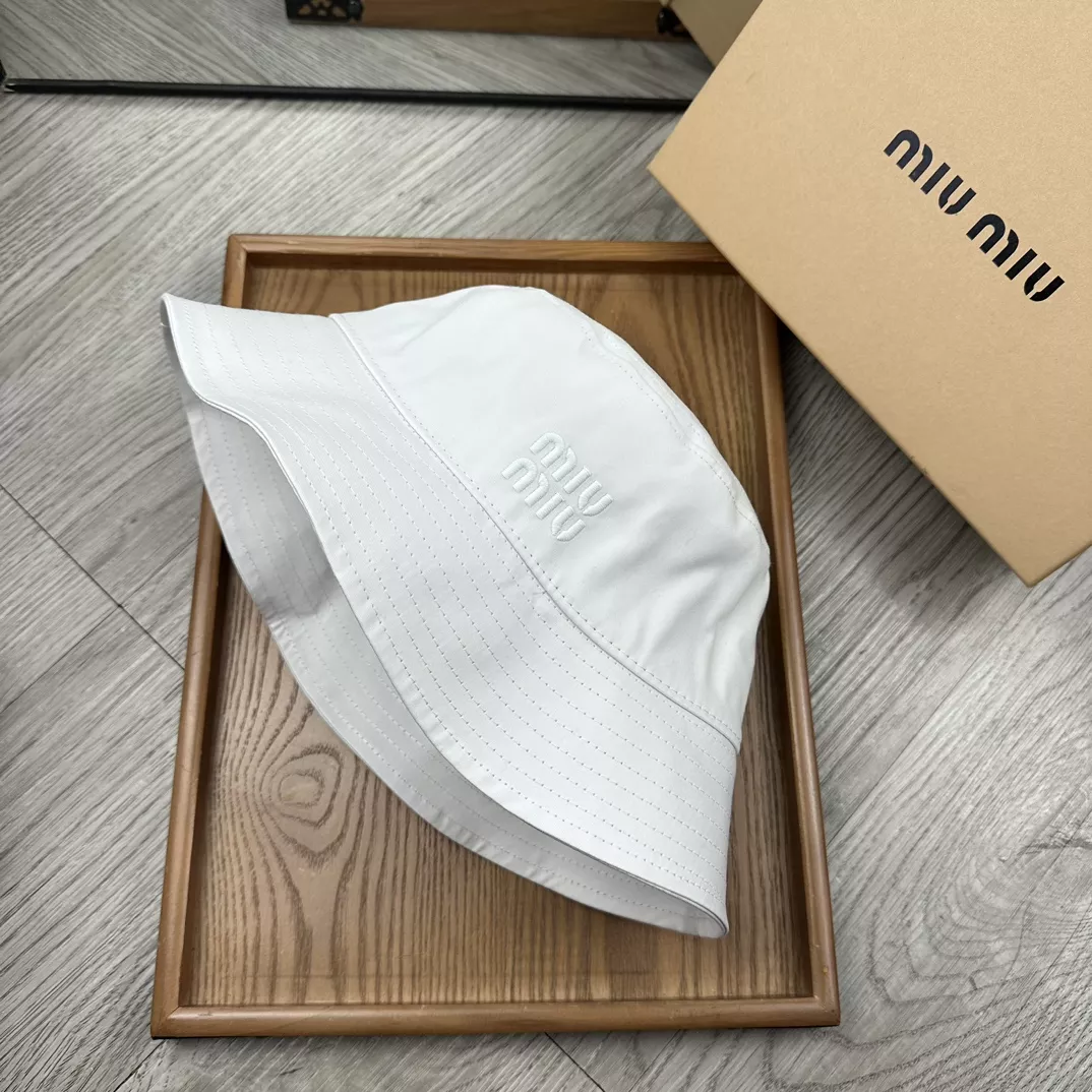 WellDesigned 6931 MIU MIU Caps