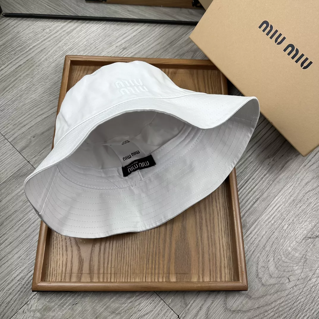 WellDesigned 6931 MIU MIU Caps