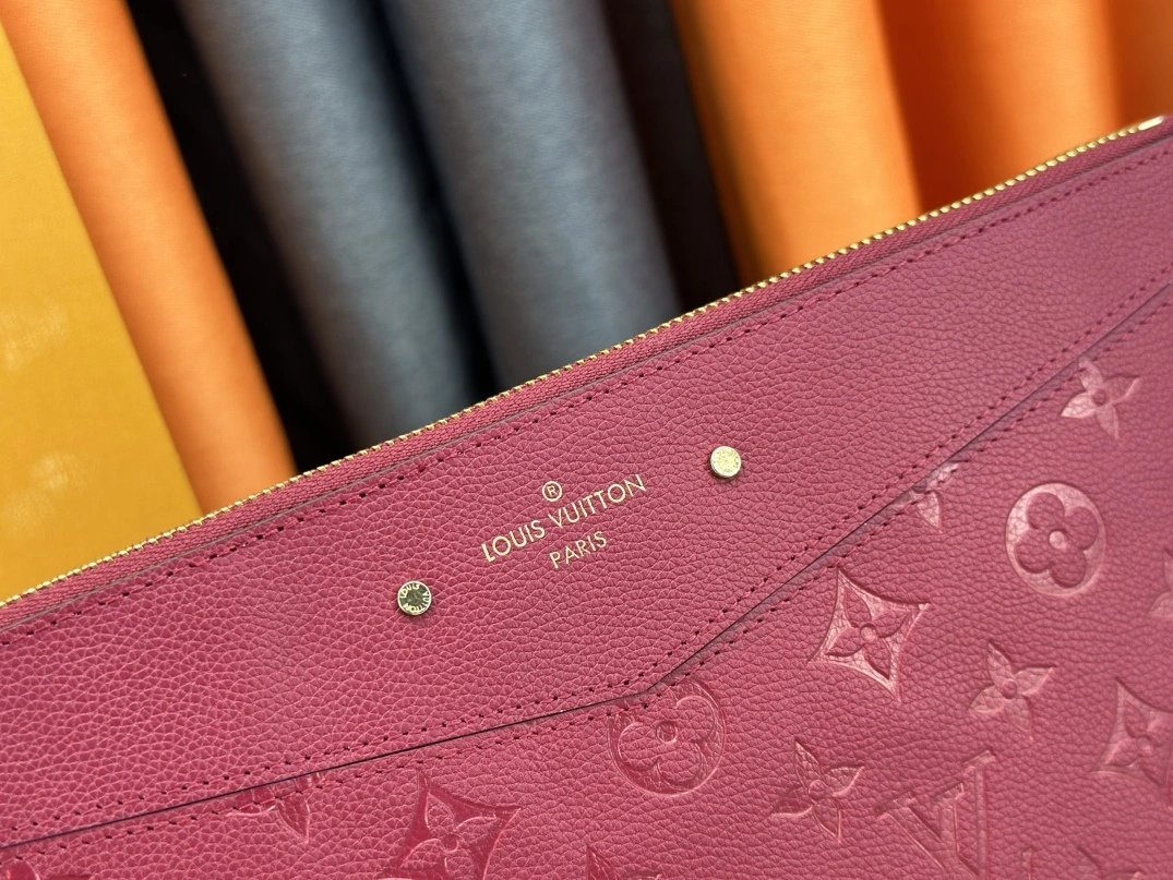 WellDesigned 6956 Louis Vuitton LV Wallets For Unisex