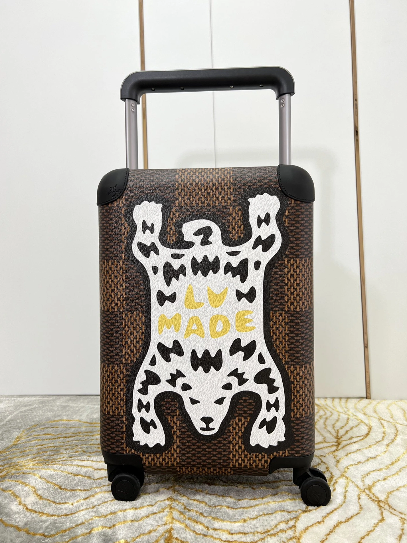 WellDesigned 7097 Louis Vuitton Luggage