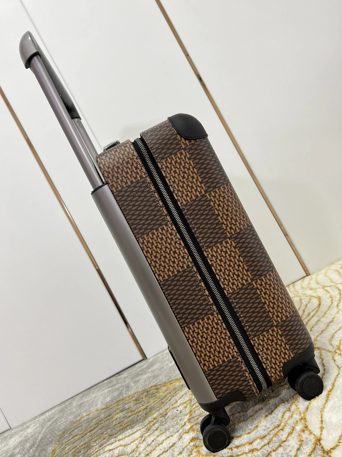 WellDesigned 7097 Louis Vuitton Luggage