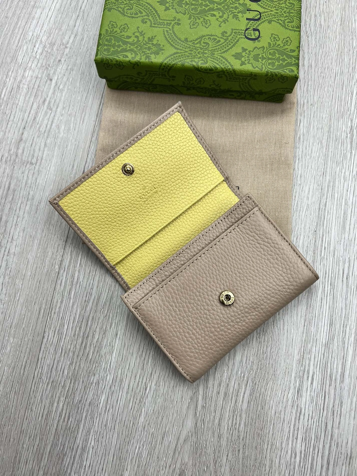 WellDesigned 7136 Gucci Wallets For Women