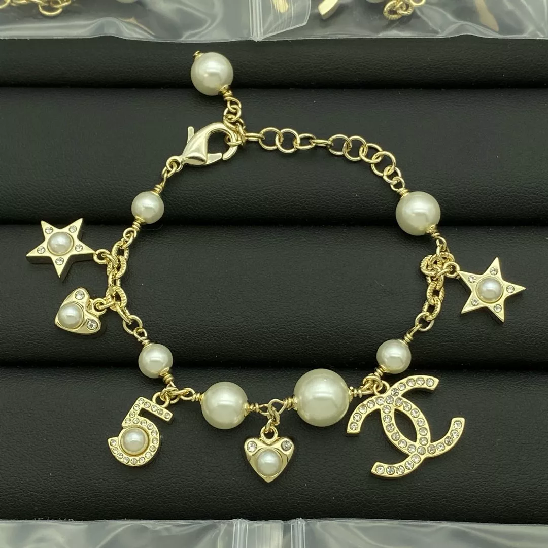WellDesigned 7227 Chanel Bracelets For Women