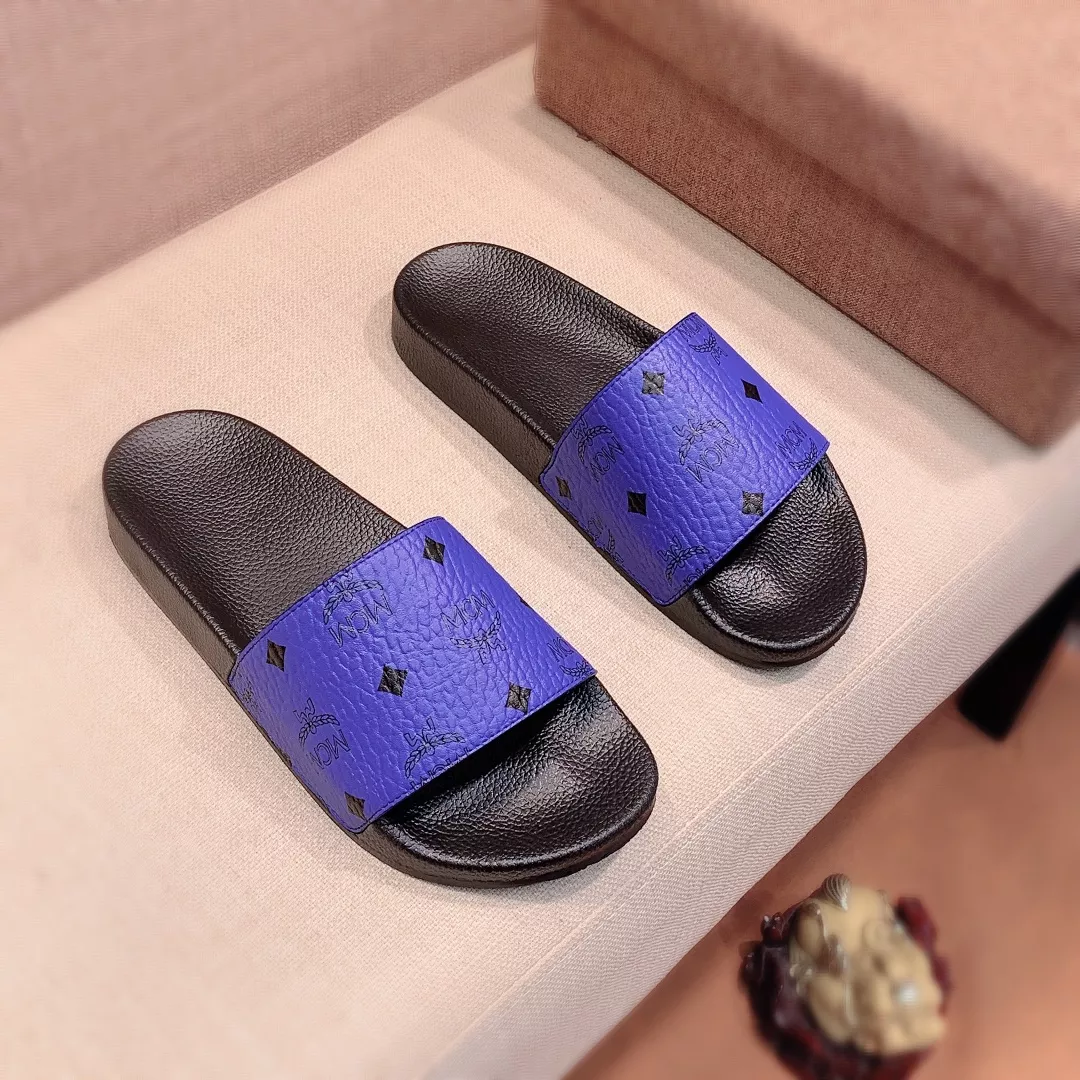 WellDesigned 7286 MCM Slippers For Men
