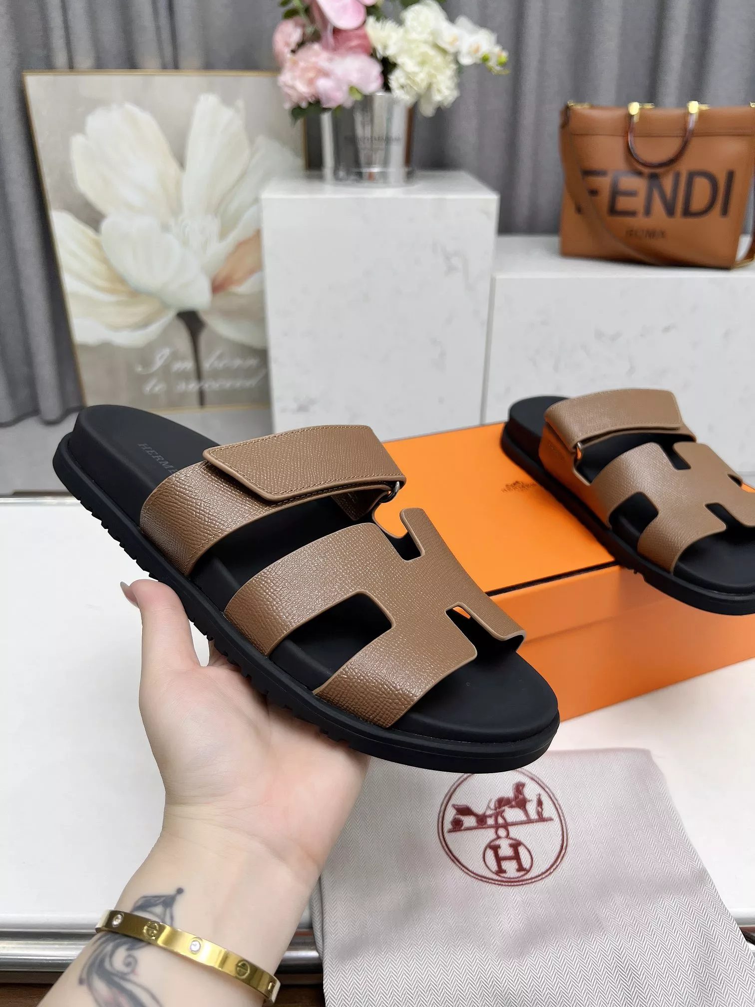 WellDesigned 7361 Hermes Slippers For Women
