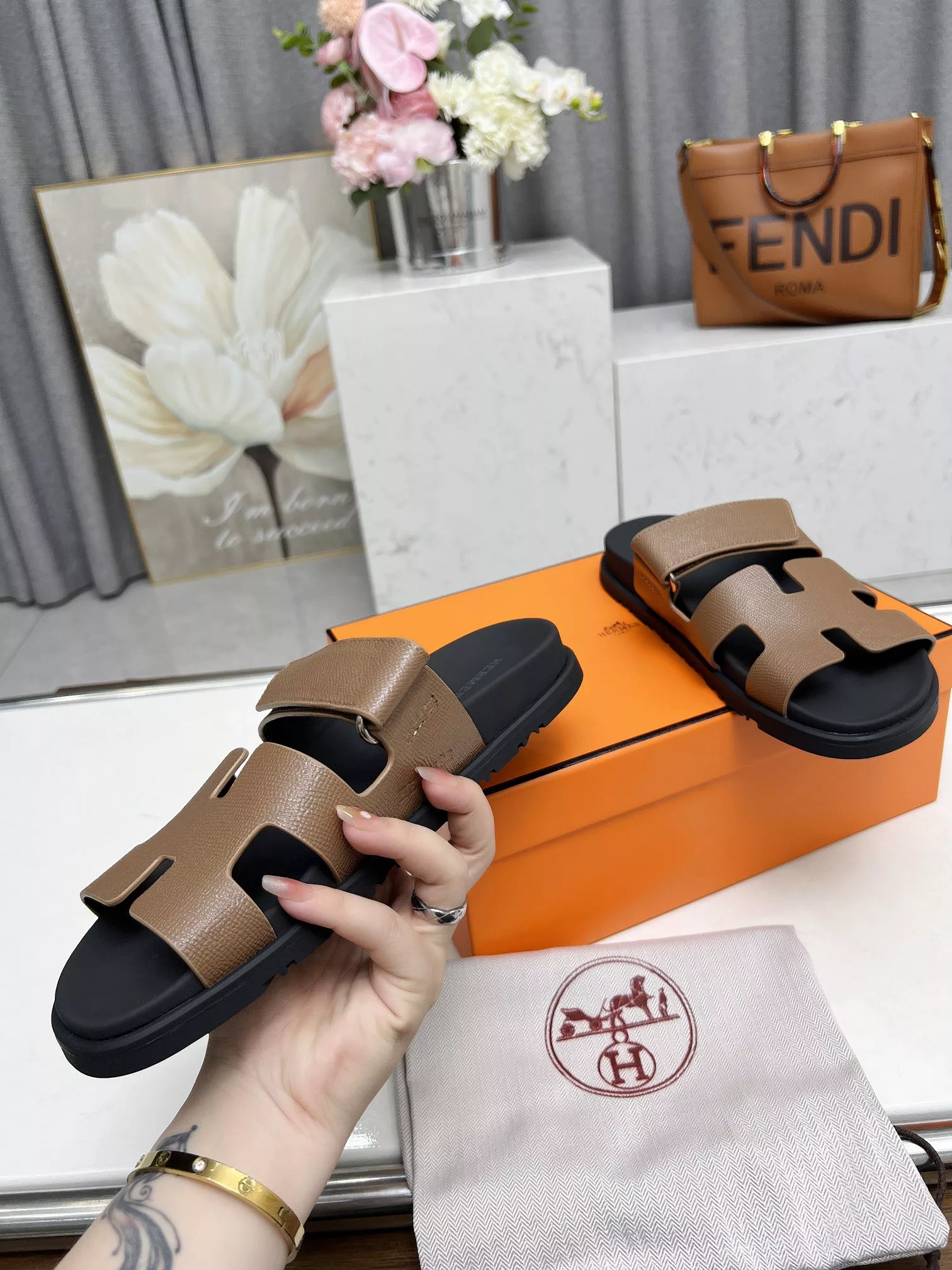 WellDesigned 7361 Hermes Slippers For Women