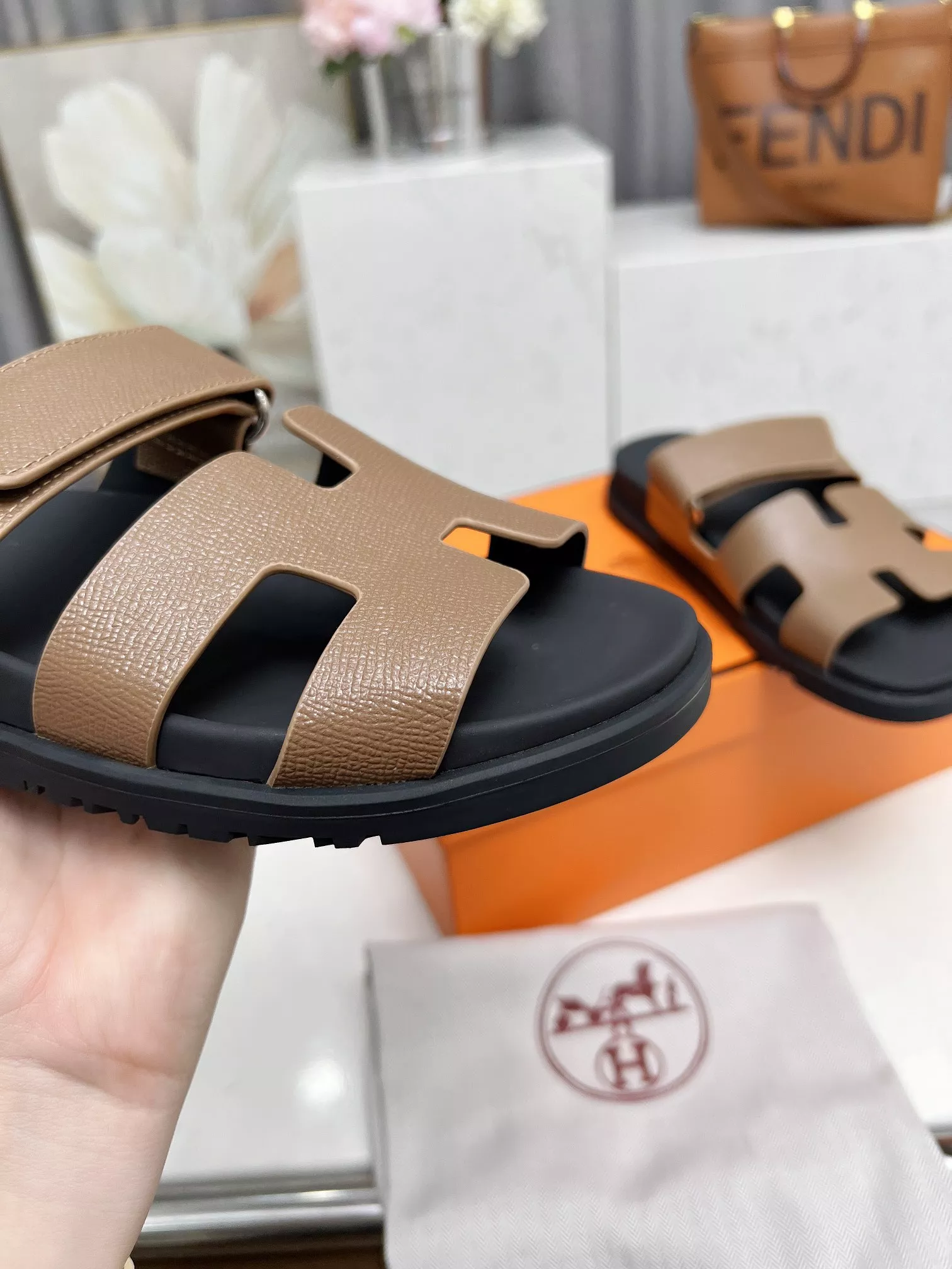 WellDesigned 7361 Hermes Slippers For Women