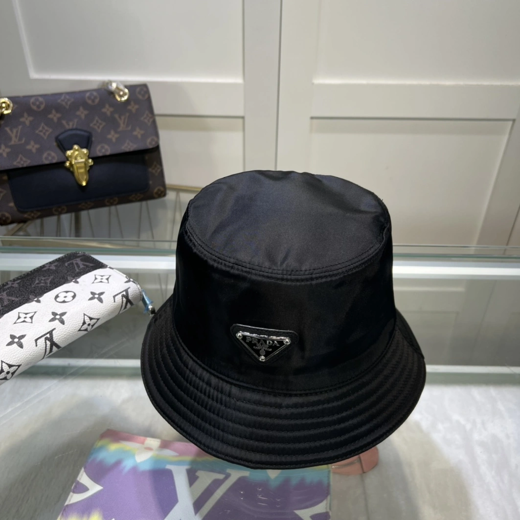WellDesigned 7369 Prada Caps