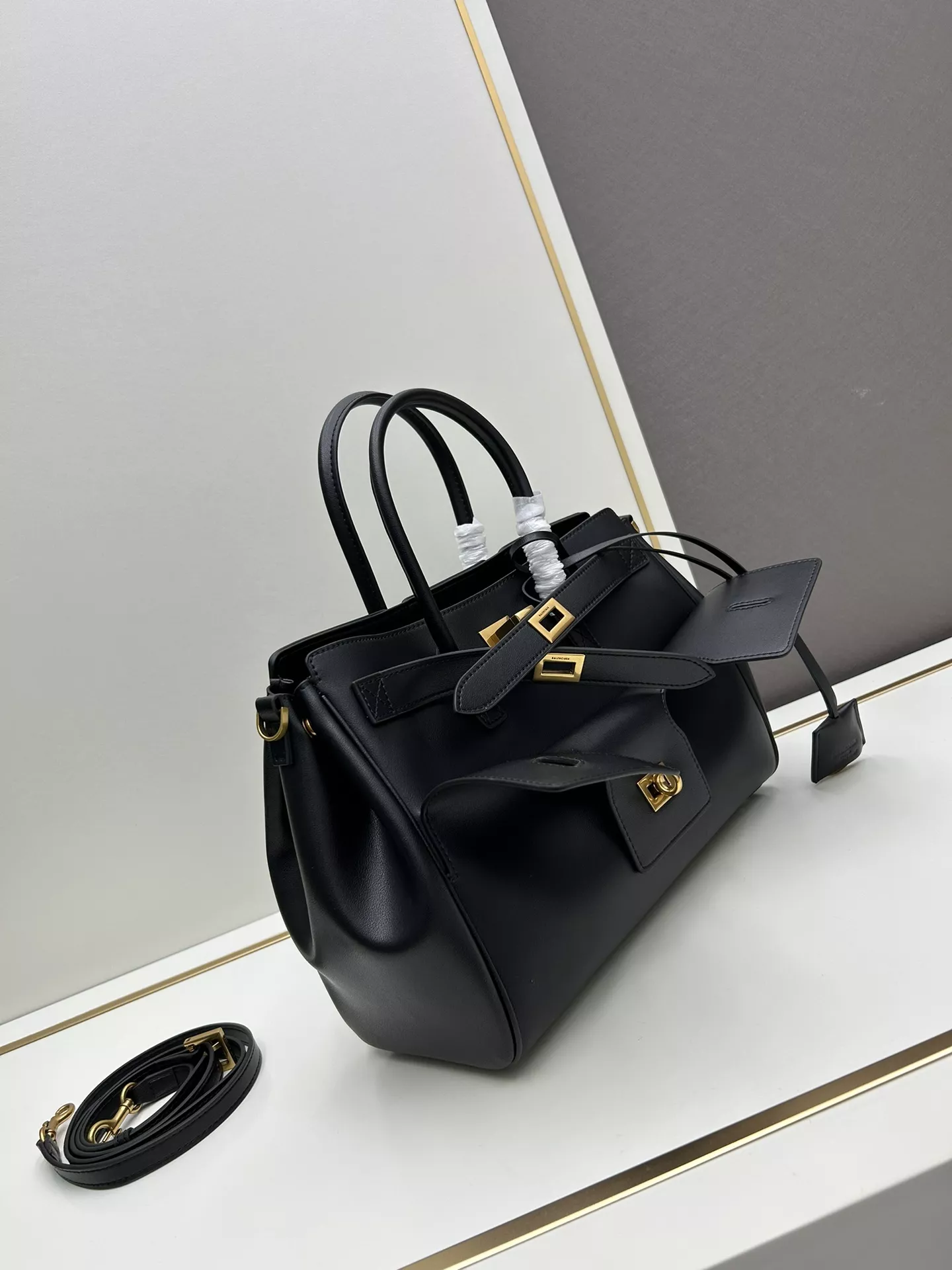 WellDesigned 743 Balenciaga AAA Quality Handbags For Women
