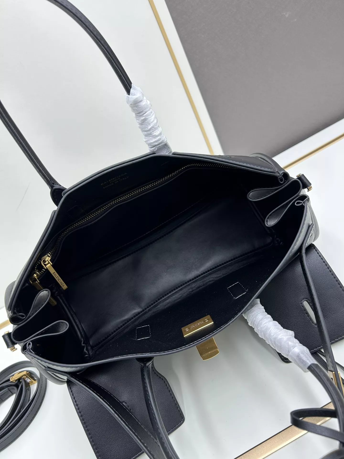 WellDesigned 743 Balenciaga AAA Quality Handbags For Women