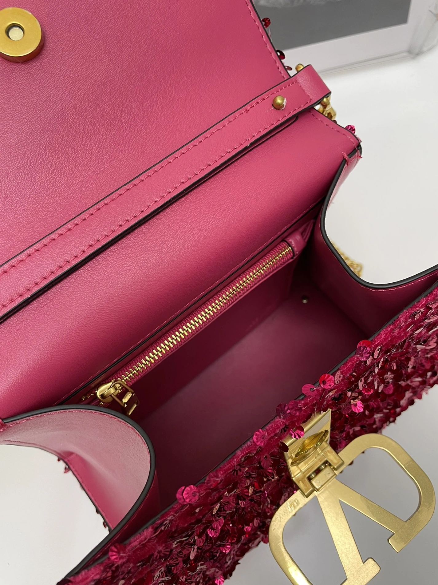WellDesigned 748 Valentino AAA Quality Handbags For Women