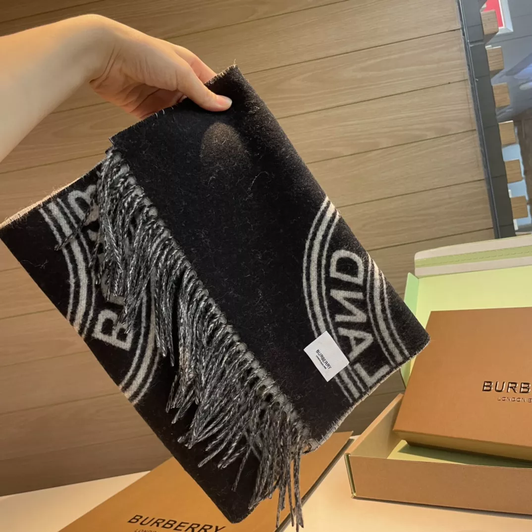 WellDesigned 7585 Burberry Scarf For Women