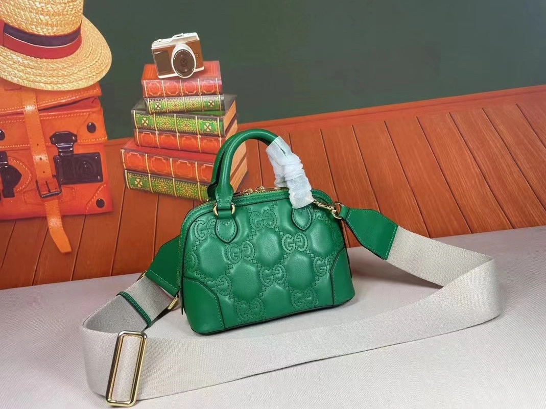 WellDesigned 7740 Gucci AAA Quality Messenger Bags For Women