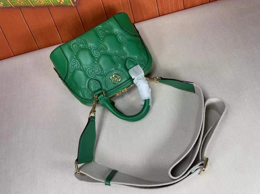 WellDesigned 7740 Gucci AAA Quality Messenger Bags For Women