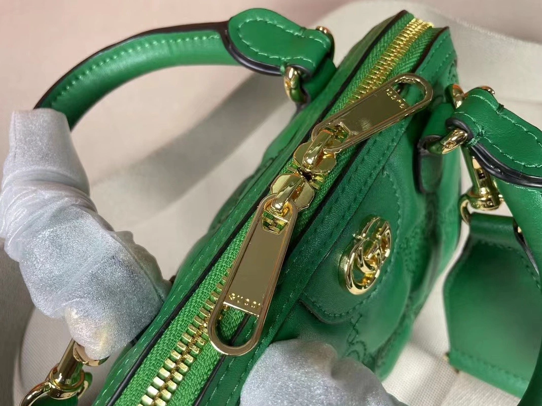 WellDesigned 7740 Gucci AAA Quality Messenger Bags For Women
