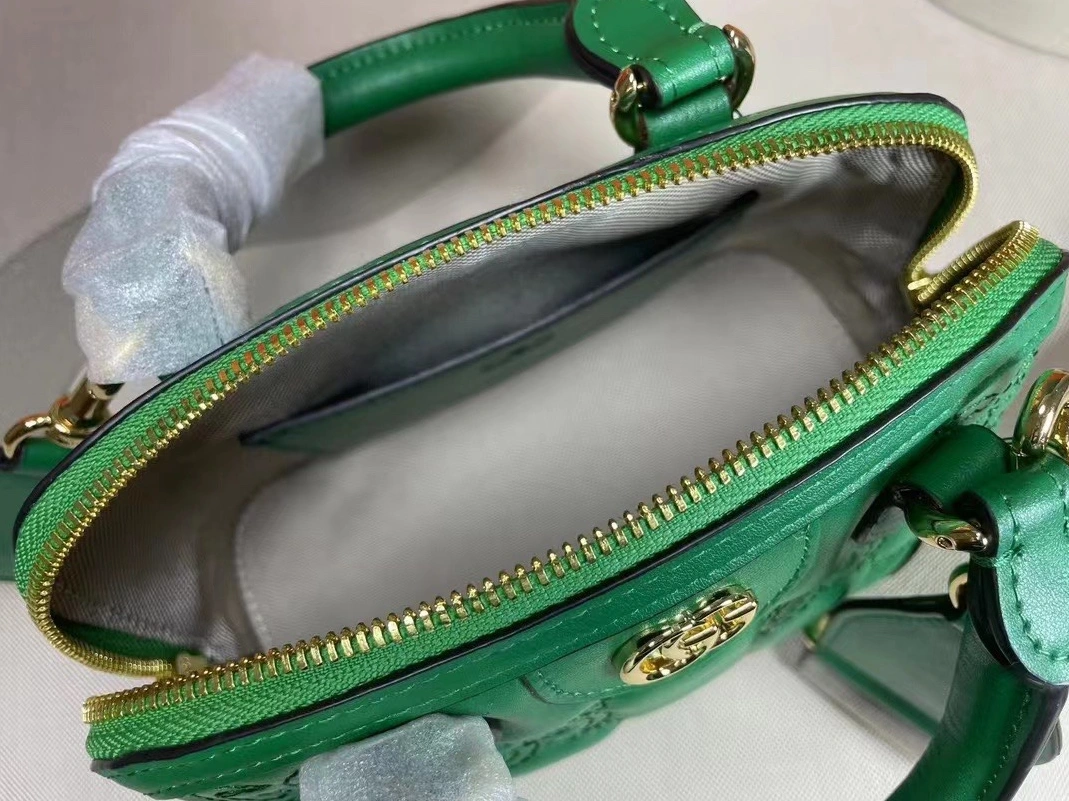 WellDesigned 7740 Gucci AAA Quality Messenger Bags For Women
