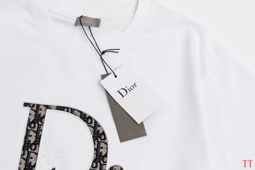WellDesigned 7792 Christian Dior T-Shirts Short Sleeved For Unisex