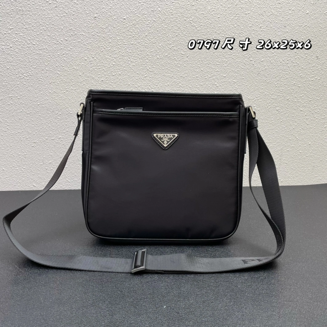 WellDesigned 7842 Prada AAA Man Messenger Bags