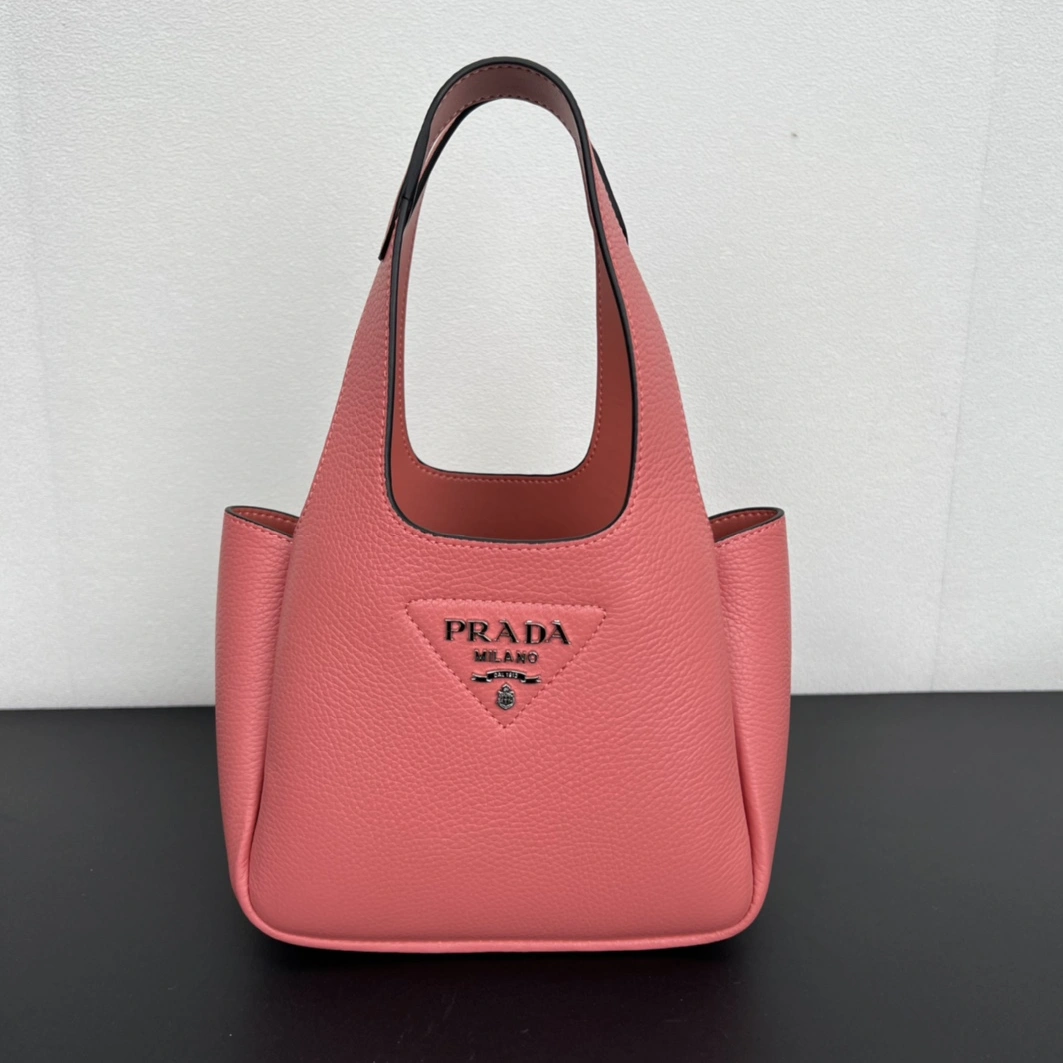 WellDesigned 7904 Prada AAA Quality Handbags For Women