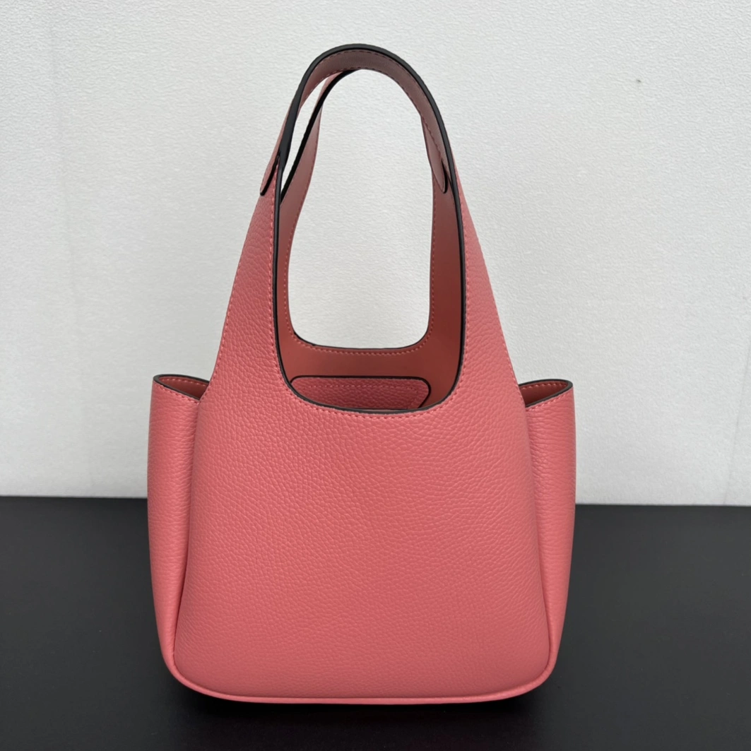 WellDesigned 7904 Prada AAA Quality Handbags For Women