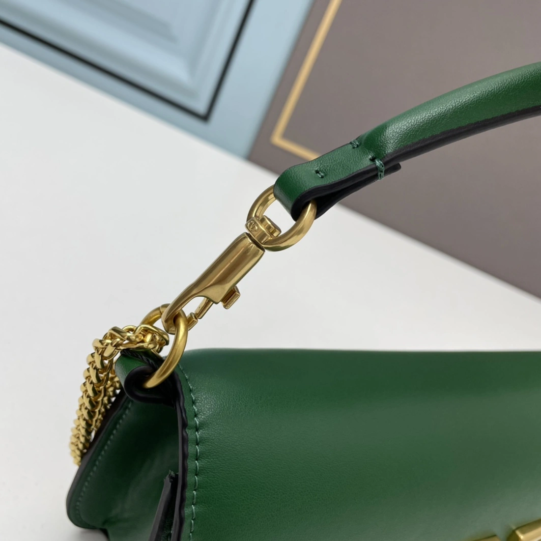 WellDesigned 7930 Valentino AAA Quality Shoulder Bags For Women