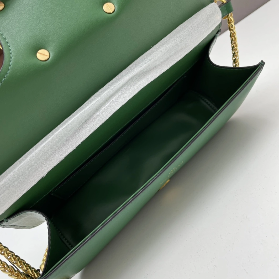 WellDesigned 7930 Valentino AAA Quality Shoulder Bags For Women