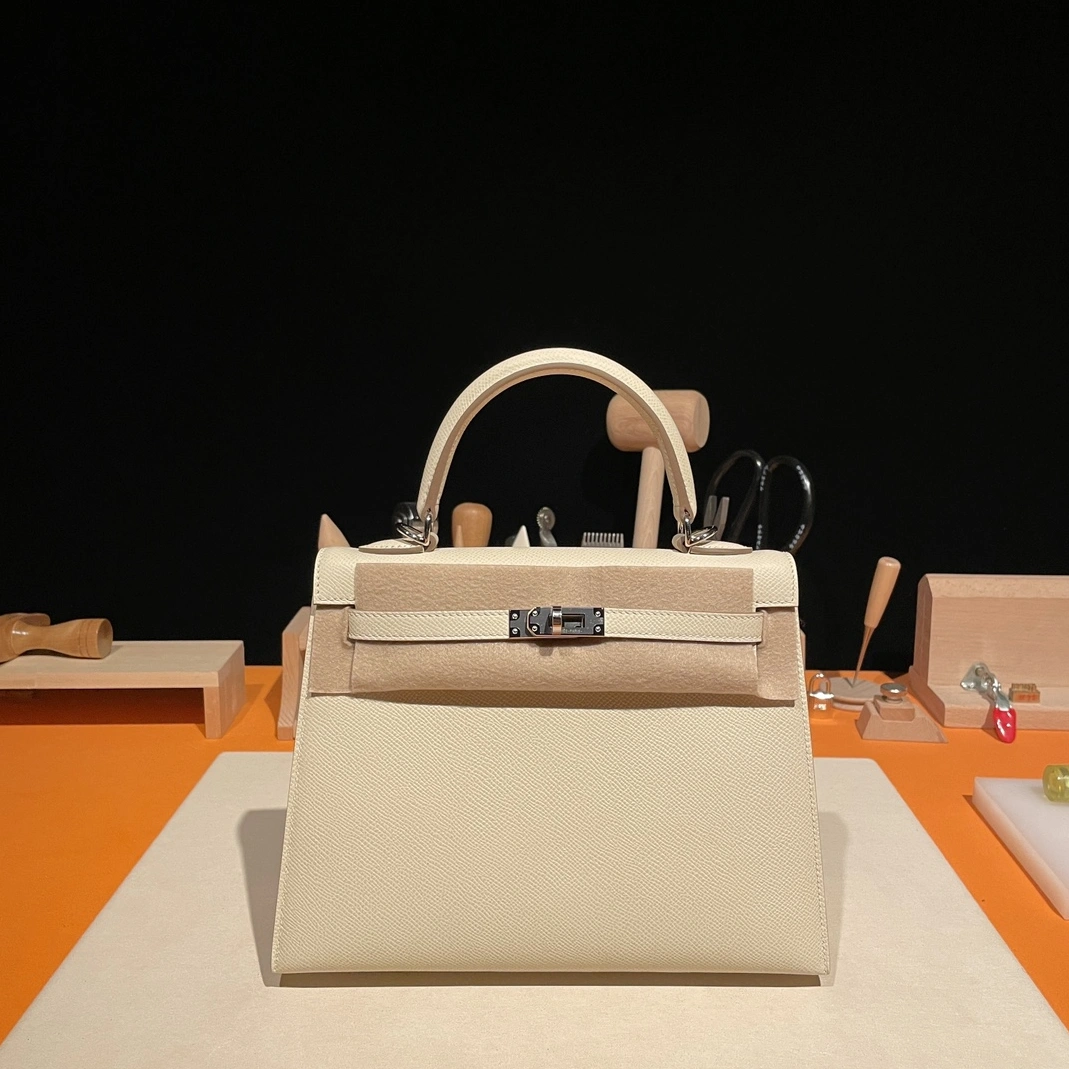 WellDesigned 7981 Hermes AAA Quality Handbags In Silver For Women