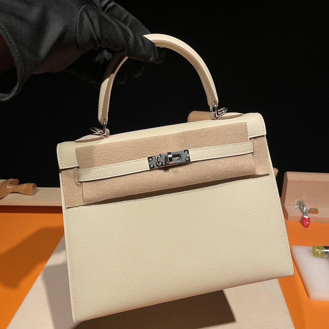 WellDesigned 7981 Hermes AAA Quality Handbags In Silver For Women