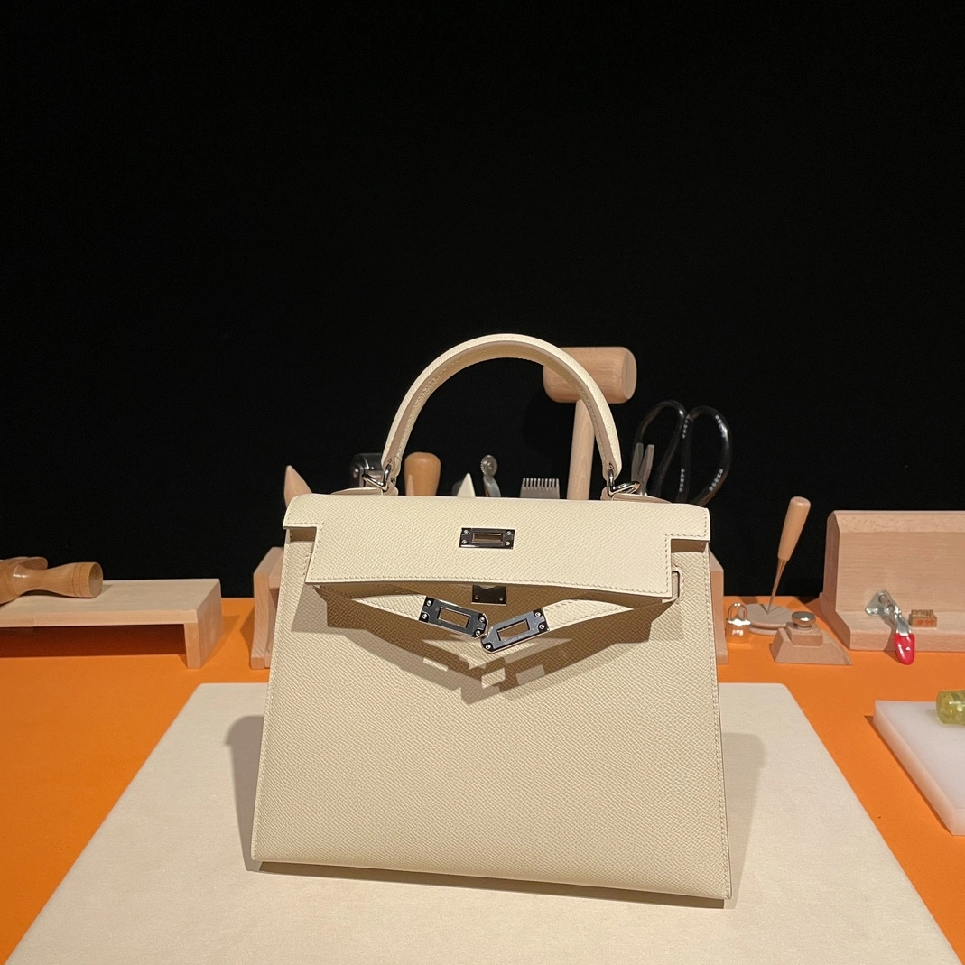 WellDesigned 7981 Hermes AAA Quality Handbags In Silver For Women