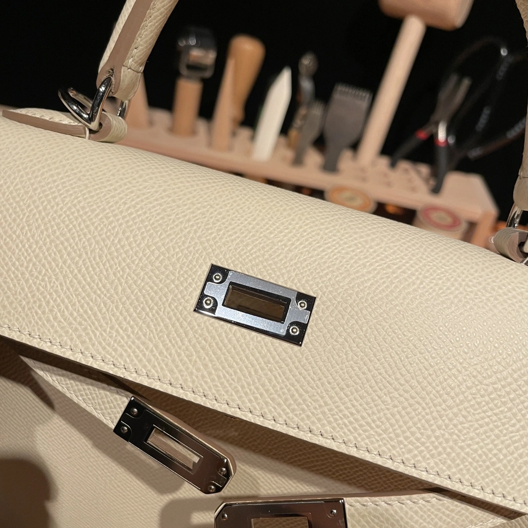 WellDesigned 7981 Hermes AAA Quality Handbags In Silver For Women