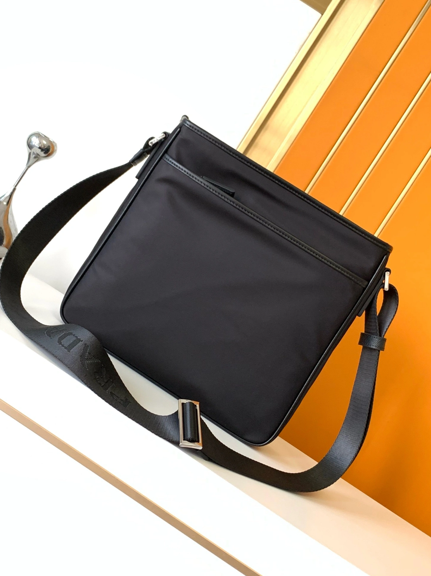 WellDesigned 8064 Prada AAA Man Messenger Bags